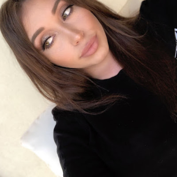 Meet your Posher, Sarah - Picture 1 of 1